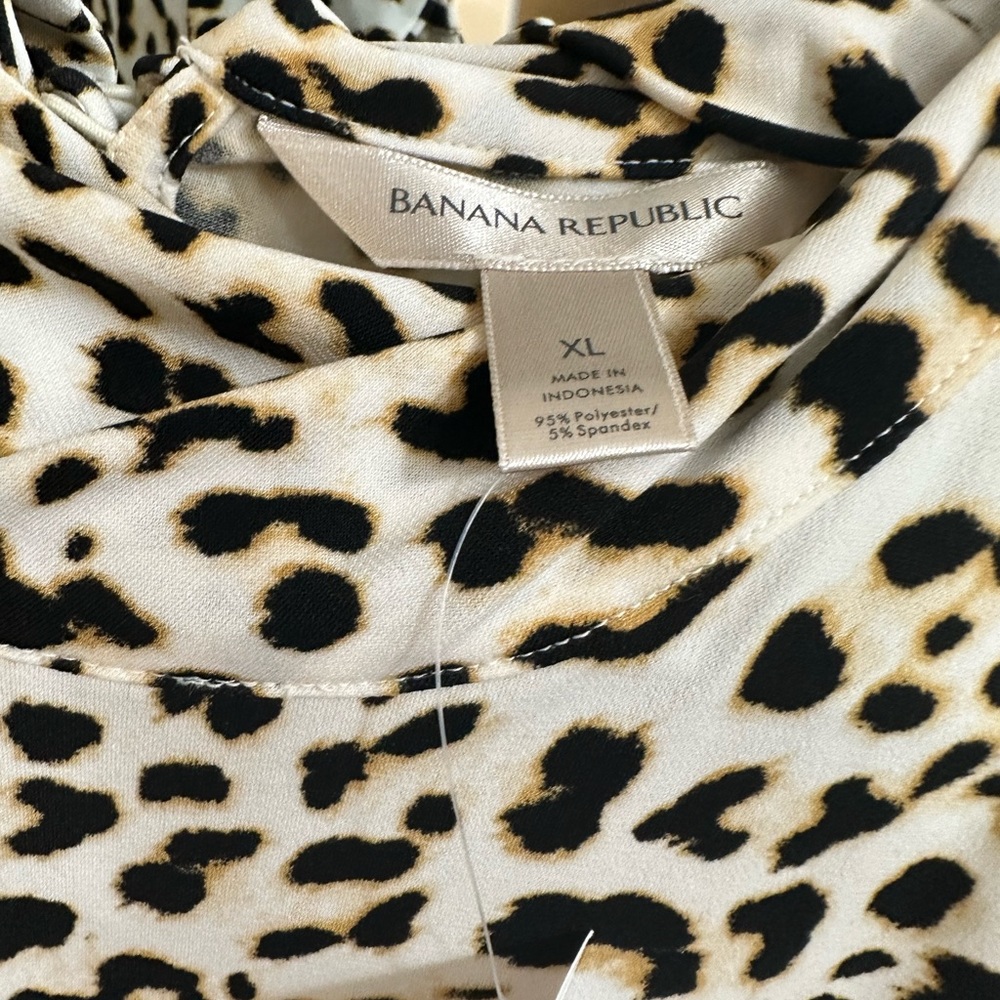 Banana republic leopard print top